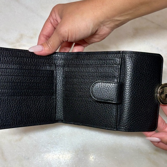 Gucci Black Leather interlocking Gs bi-fold Wallet with Silver Logo - Picture 2 of 2